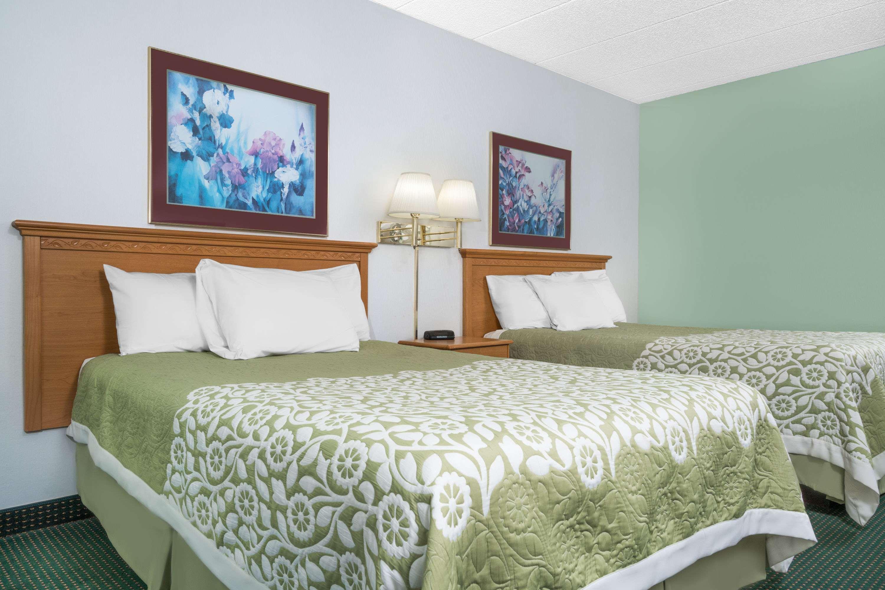Days Inn By Wyndham St Cloud Сейнт Клауд Екстериор снимка